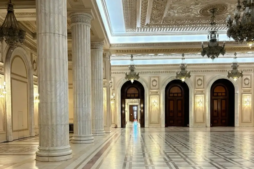 Turul Palatului Parlamentului